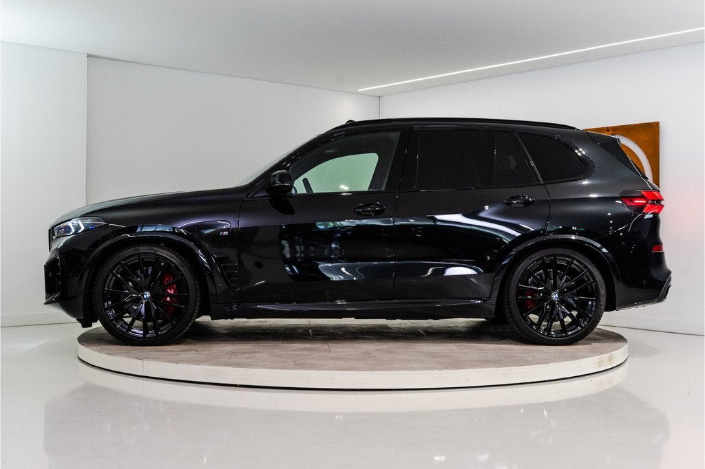 BMW X5 xDrive50e M-Sport Pro 490PK | Harman/Kardon | Pano |, 12 maanden, Gebruikt, 2395 kg, Zwart