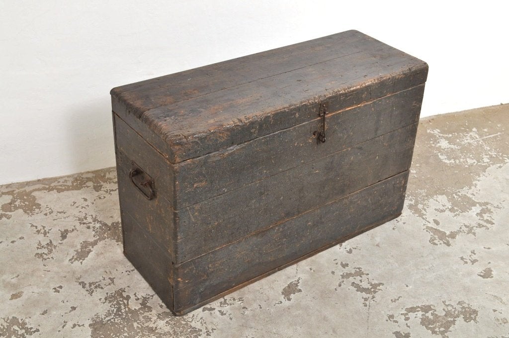 Antieke grenen kist smeedijzeren beslag 1870, Minder dan 50 cm, Gebruikt, 50 tot 100 cm, Ophalen of Verzenden