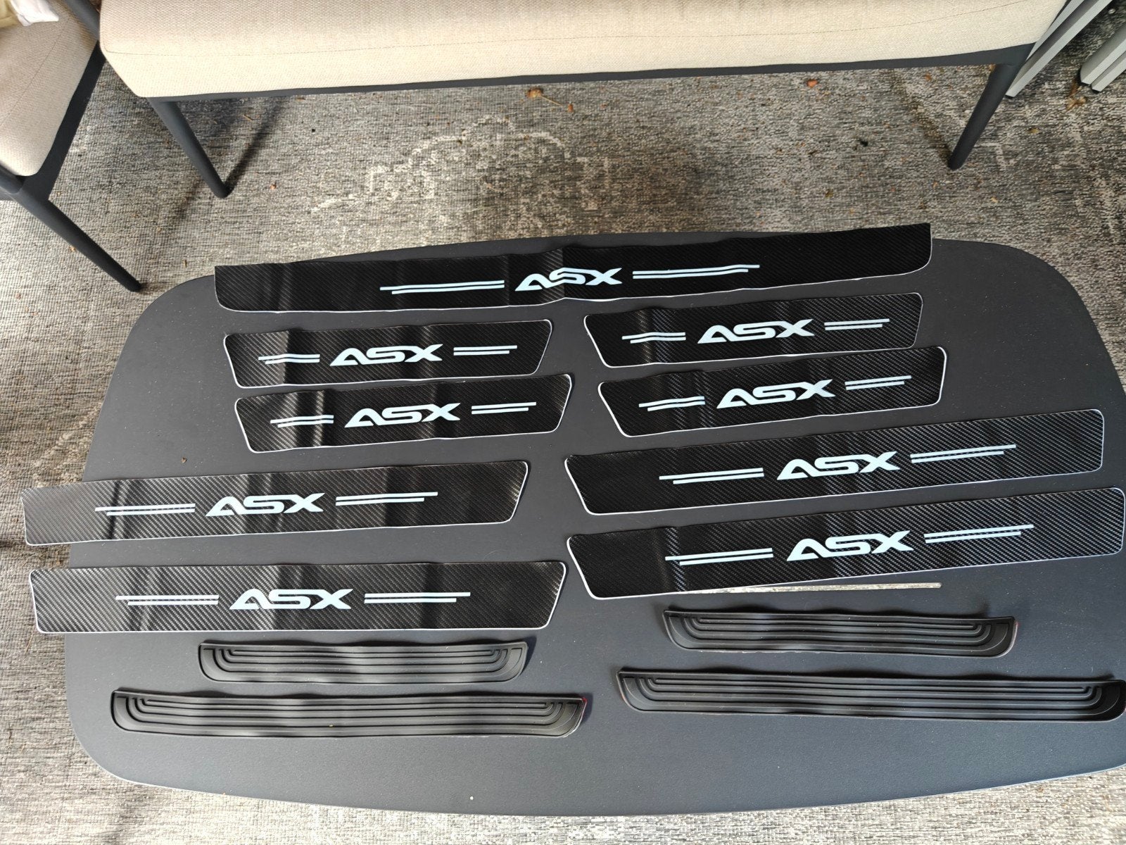 Mitsubishi ASX dorpelbeschermers carbon look 1x9 en 1x4, Auto diversen, Ophalen of Verzenden