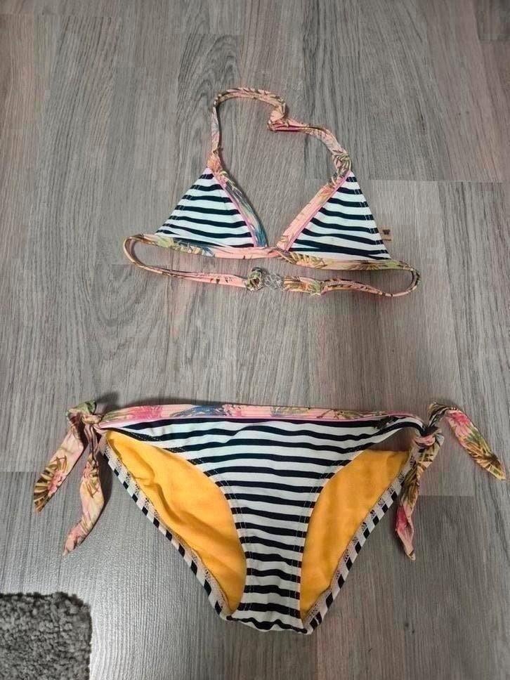 America today bikini maat 122 - 128, Kinderen en Baby's, Kinderkleding | Maat 122, Meisje, Sport- of Zwemkleding, Ophalen of Verzenden