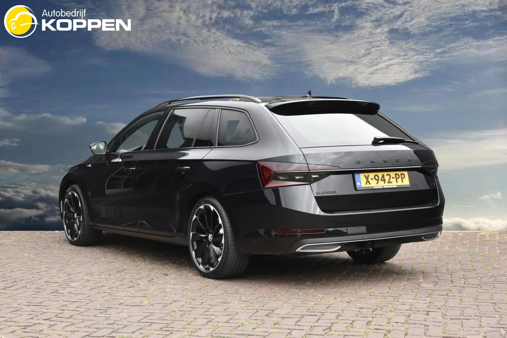 Skoda Superb Combi 1.4 TSI iV Sportline Business | Panoramad, Auto's, 12 maanden, Gebruikt, 4 cilinders, Alcantara