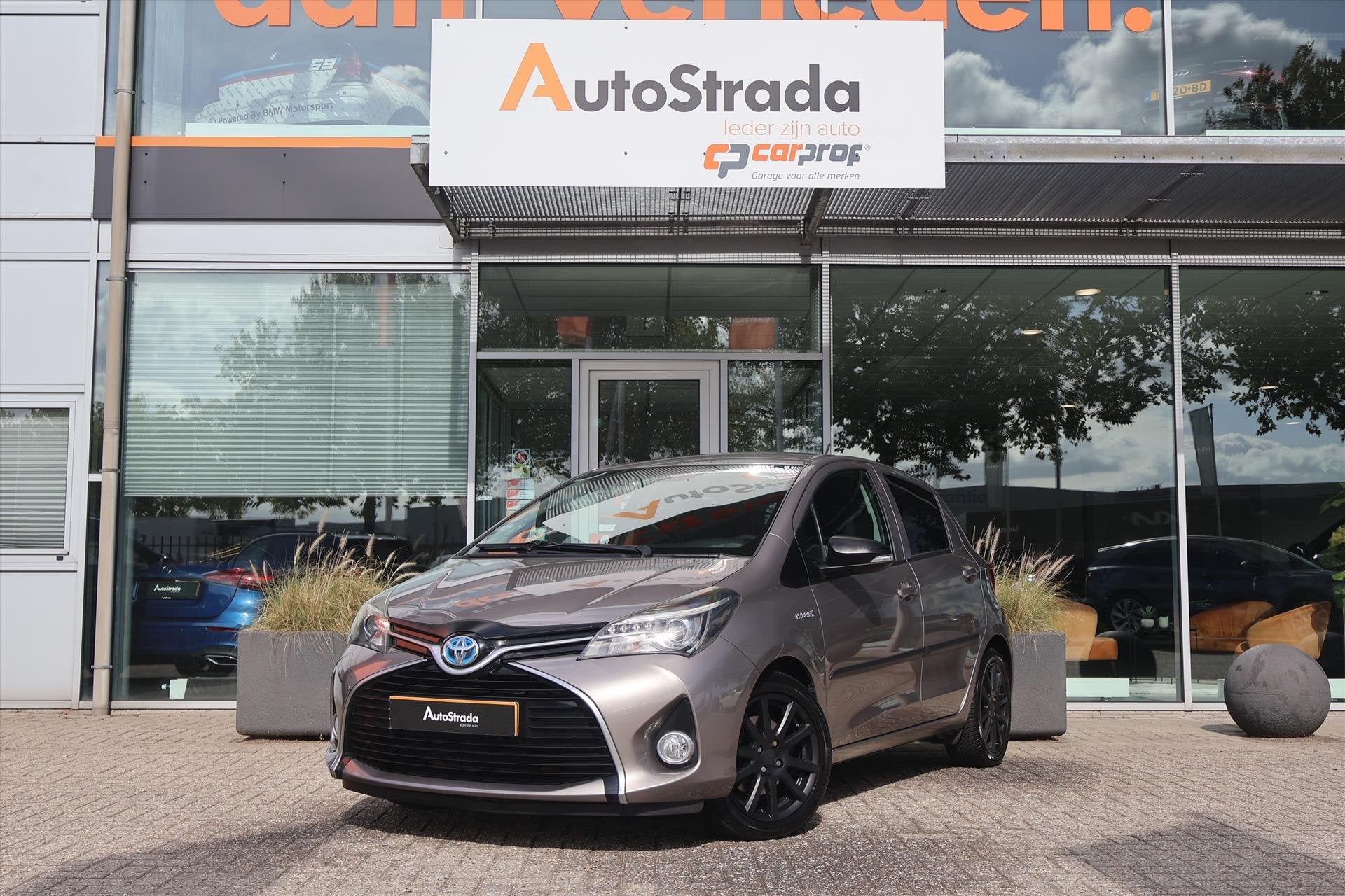 Toyota Yaris 1.5 Hybrid 5DRS 75pk | Camera | Navi | Cruise |, Auto's, Dealer onderhouden, Gebruikt, 4 cilinders, Met garantie (alle)