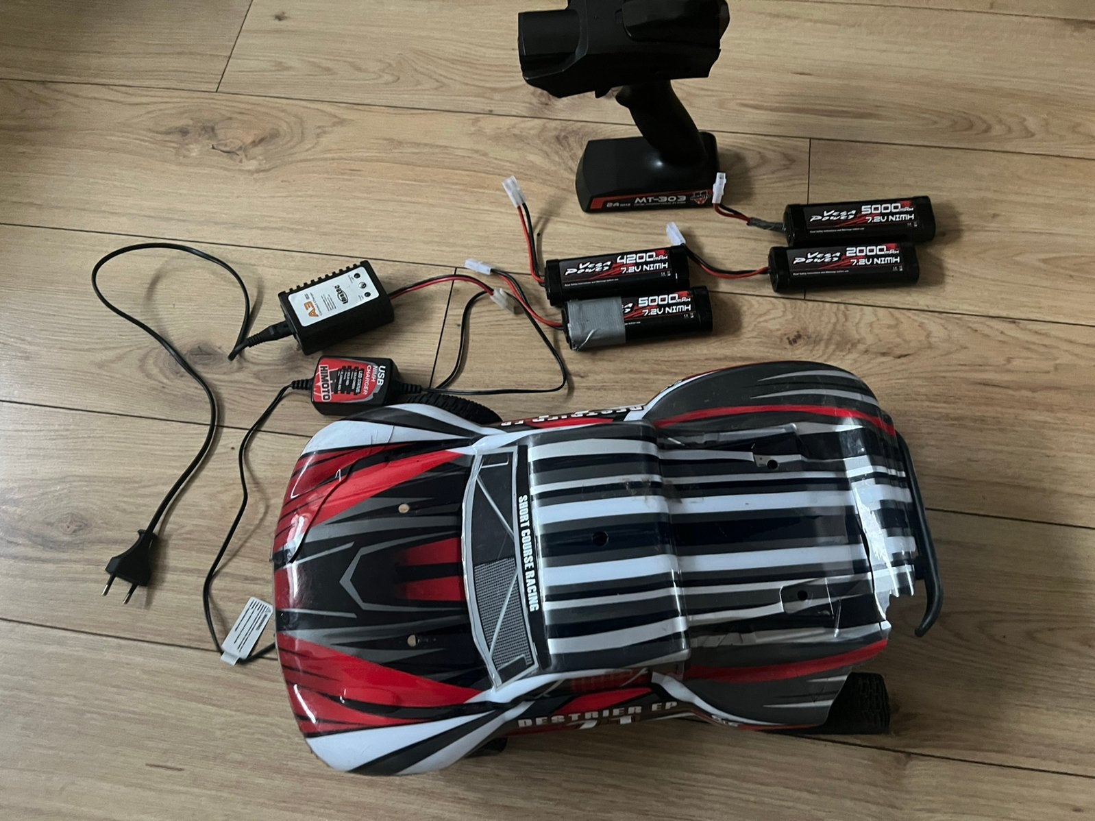 Perfecte bestuurbare, Auto offroad, Zo goed als nieuw, Schaal 1:10, RTR (Ready to Run)