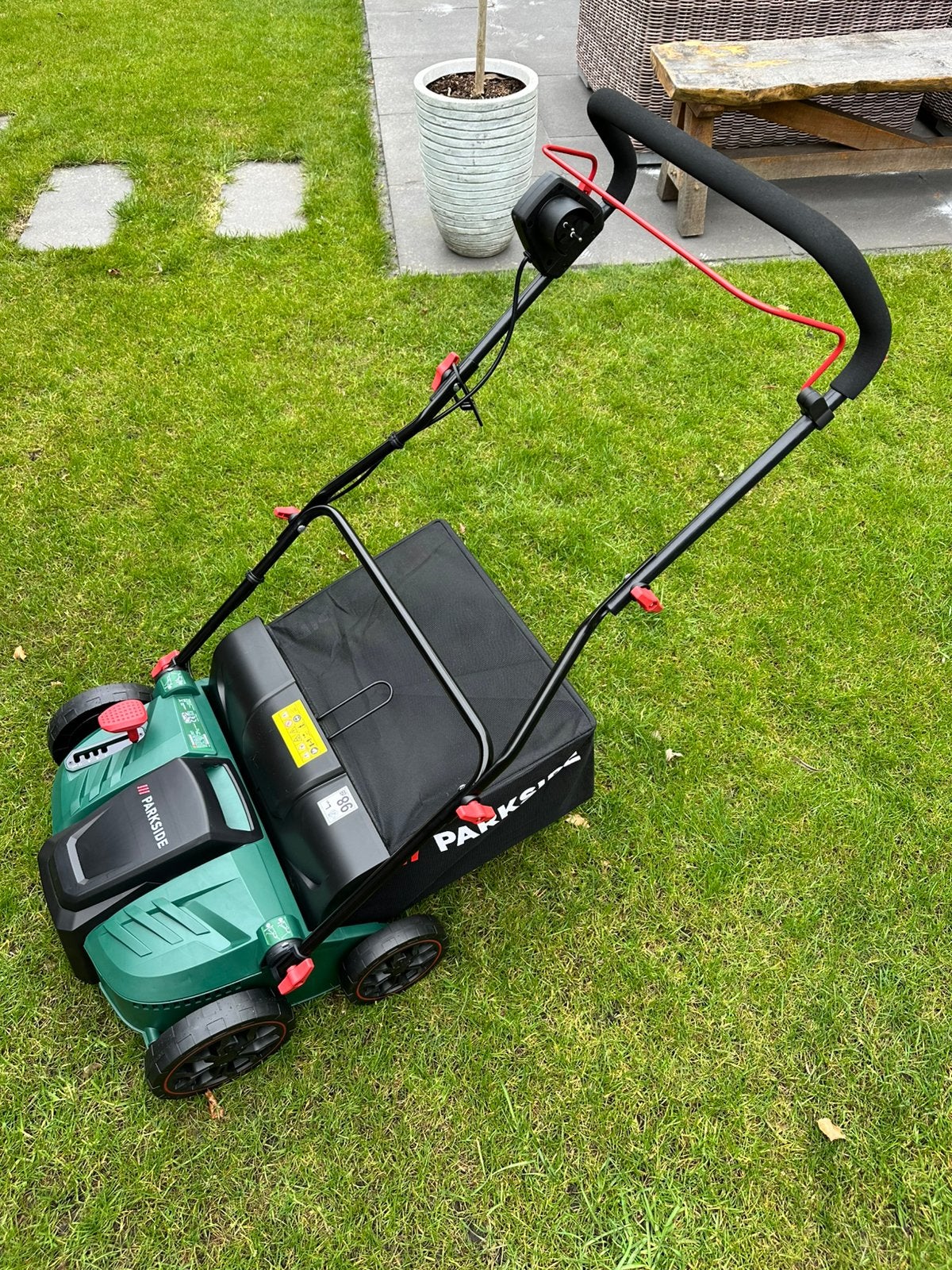 Te huur: krachtige verticuteer machine, Ophalen, Zo goed als nieuw, Elektrisch