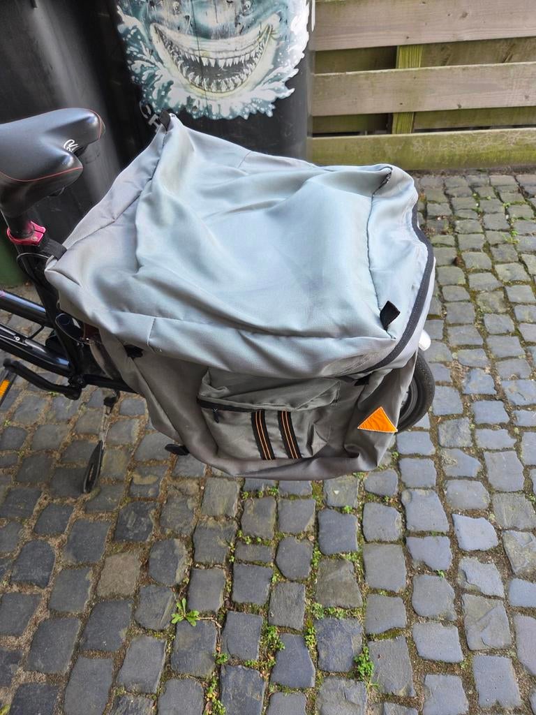 Lichtgewicht fietstas met groot vak en zijtassen, Verzenden, Zo goed als nieuw