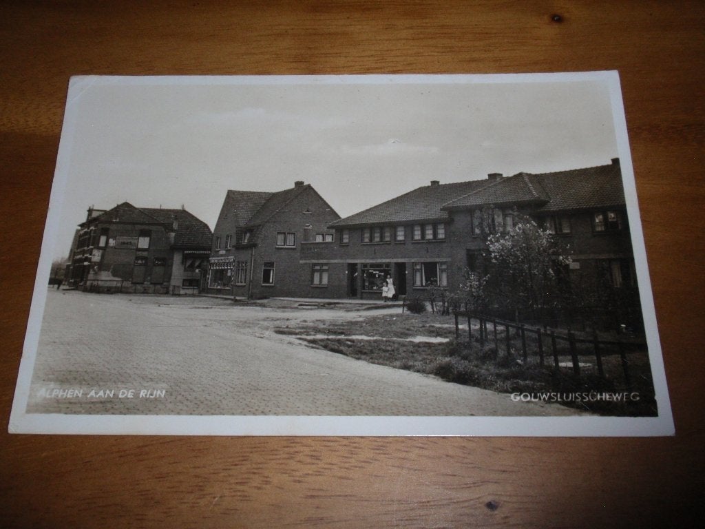 Alphen aan den Rijn Gouwsluisscheweg, Verzamelen, Ansichtkaarten | Nederland, Verzenden, 1920 tot 1940, Ongelopen, Zuid-Holland