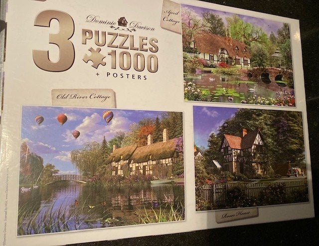 3 king puzzels cottage serie, Ophalen of Verzenden, 500 t/m 1500 stukjes, Zo goed als nieuw, Legpuzzel