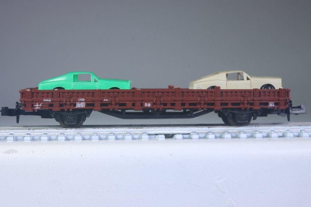 Platte wagon met 2 auto's, DB, Gebruikt, Gelijkstroom, Wagon, Ophalen of Verzenden