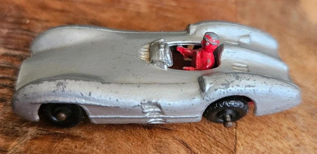 Vintage Mercedes Benz speelgoedauto met coureur, Ophalen of Verzenden, Gebruikt