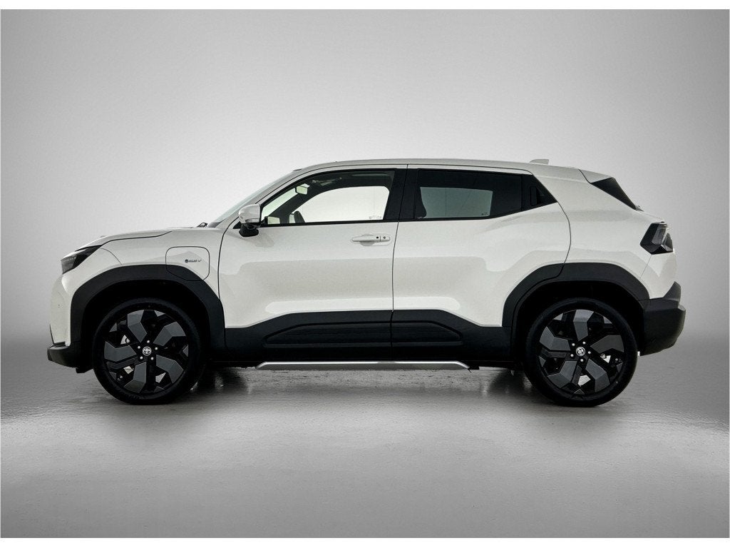 Toyota Urban Cruiser Executive 61 kWh *DEMO* (bj 2026), 12 maanden, 44 min, Leder en Stof, Wit