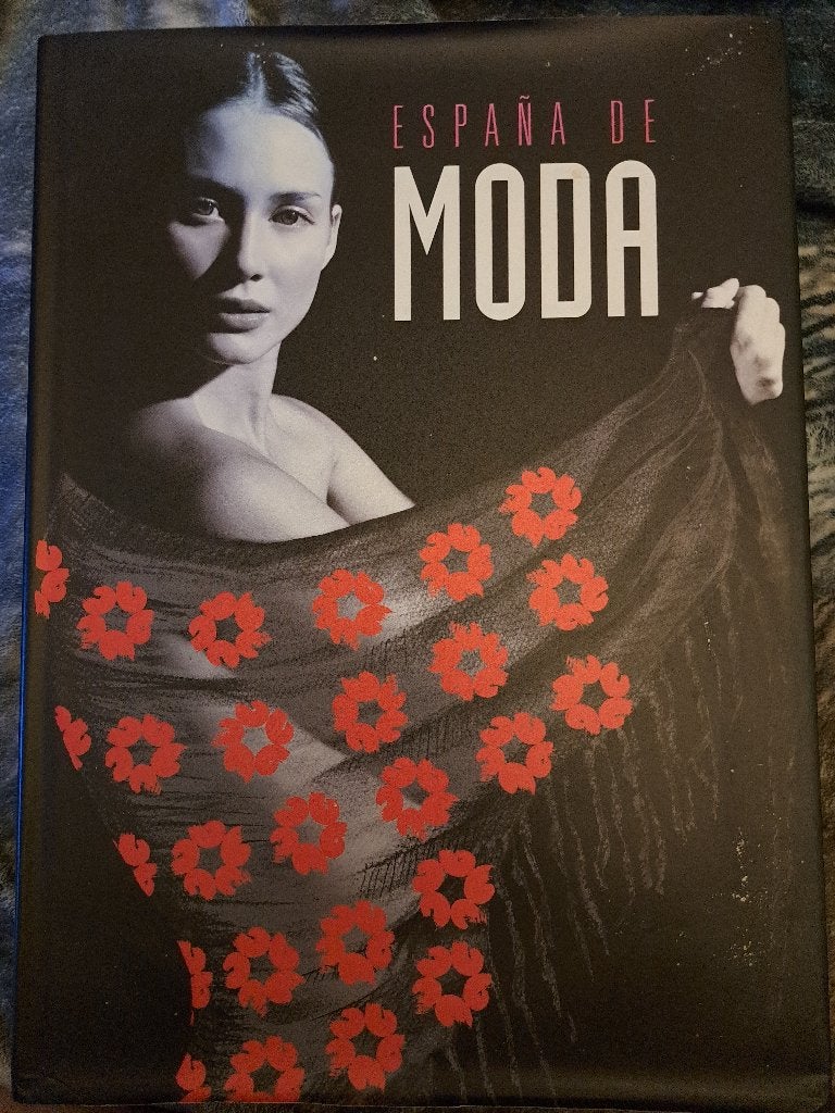 España de Moda - Josep Font - Modeboek, Ophalen of Verzenden, Zo goed als nieuw, Mode algemeen