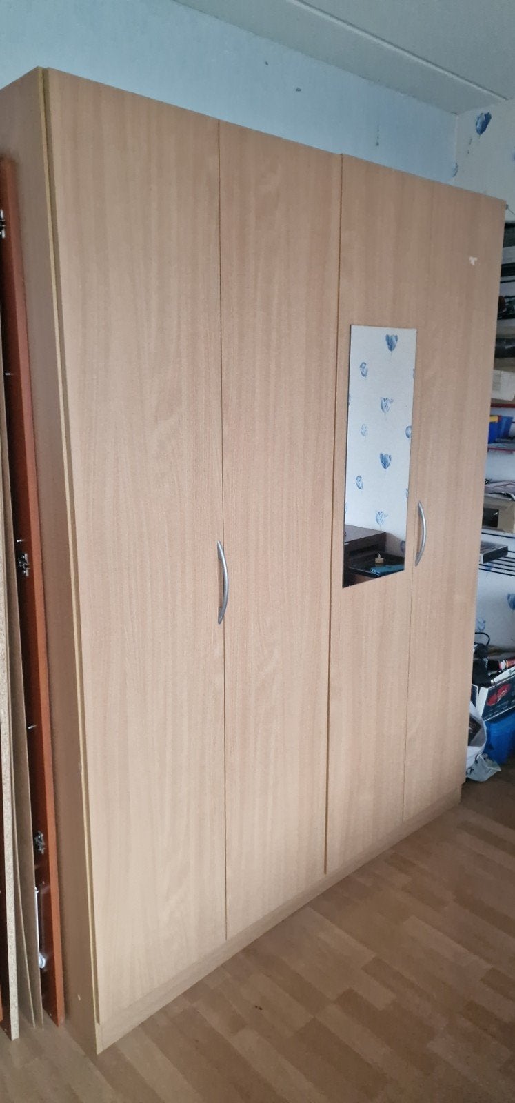 Kledingkast met spiegel en veel opbergruimte, Ophalen, Met deur(en), 100 tot 150 cm, Grenenhout