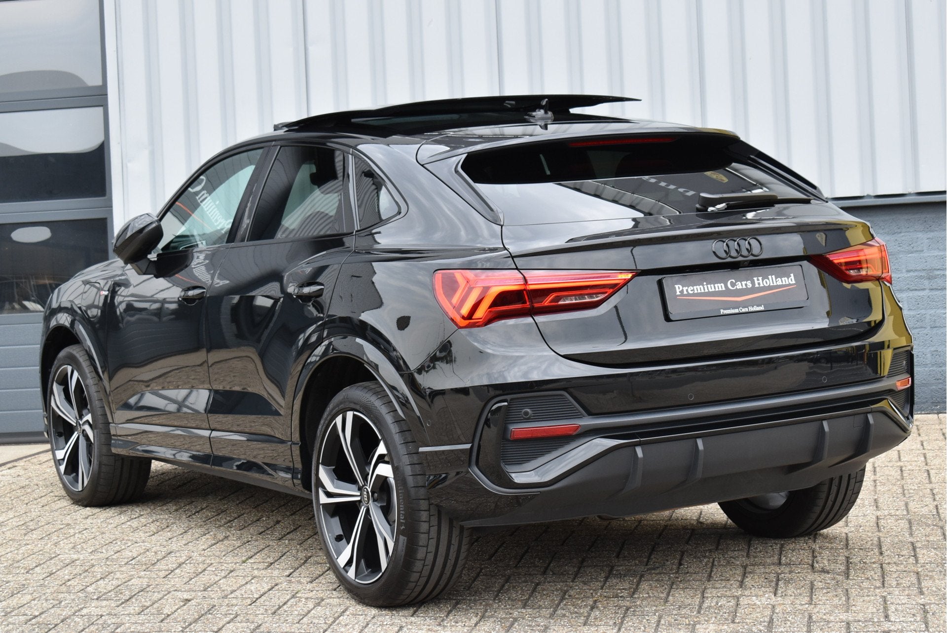 Audi Q3 Sportback 45 TFSI e S-Line 245 Pk Pano Vol Leder Mat, Gebruikt, Euro 6, Zwart, Automatische klimaatregeling