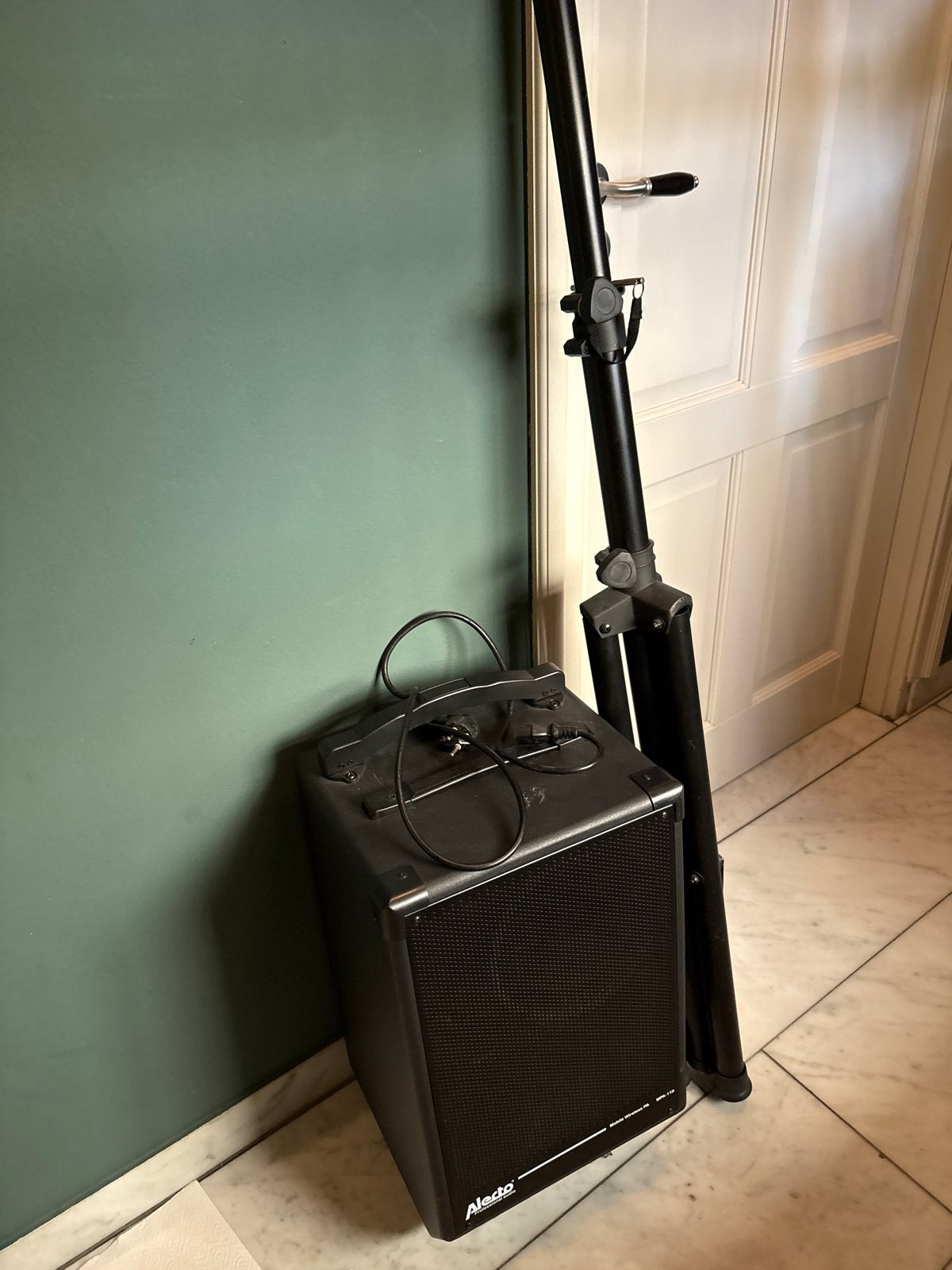 Alecto MPA-110 Mobiele Draadloze PA Speaker met Statief, Audio, Tv en Foto, Luidsprekers, Gebruikt, Party speaker, AUX-ingang