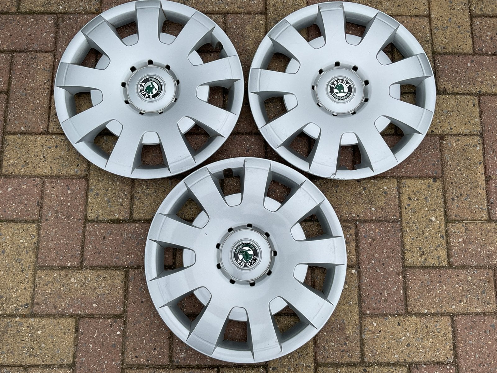 Originele Skoda 16 inch wieldoppen, Auto diversen, Wieldoppen, Ophalen, Gebruikt