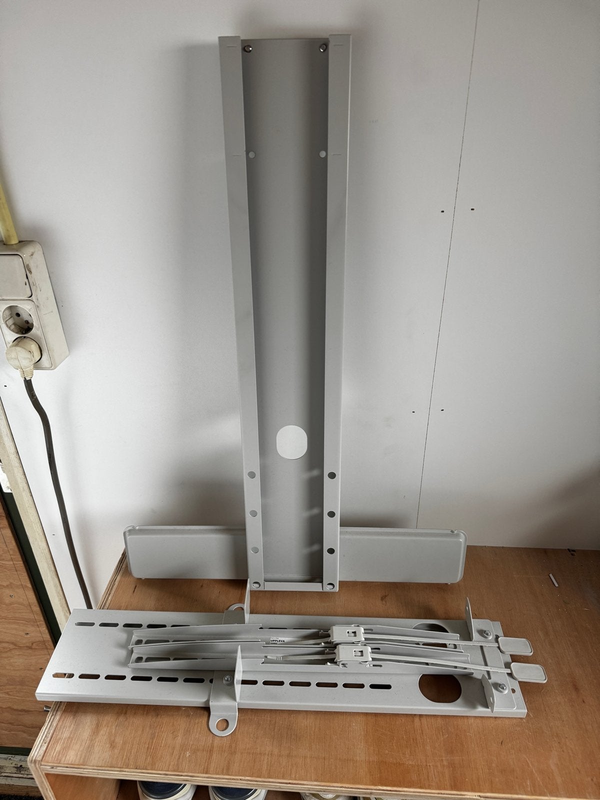 IKEA Uppleva TV beugel voor Besta serie, Ophalen of Verzenden, Gebruikt