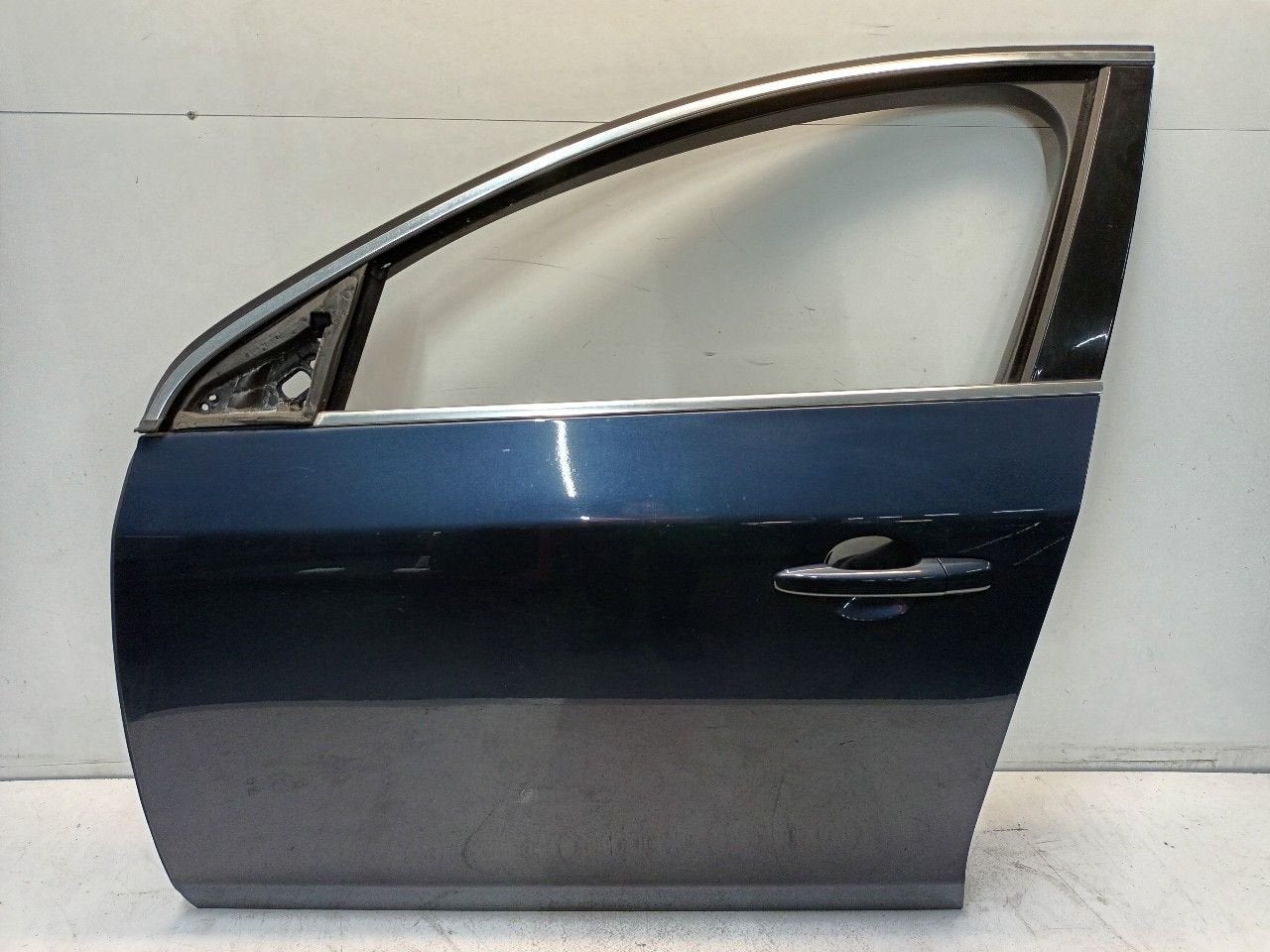 Portier links voor Volvo V60, Onderdelen@venauto.nl, Van der Ven Autorecycling B.V., Gebruikt, Ettenseweg 76, 4706 PB Roosendaal, The Netherlands