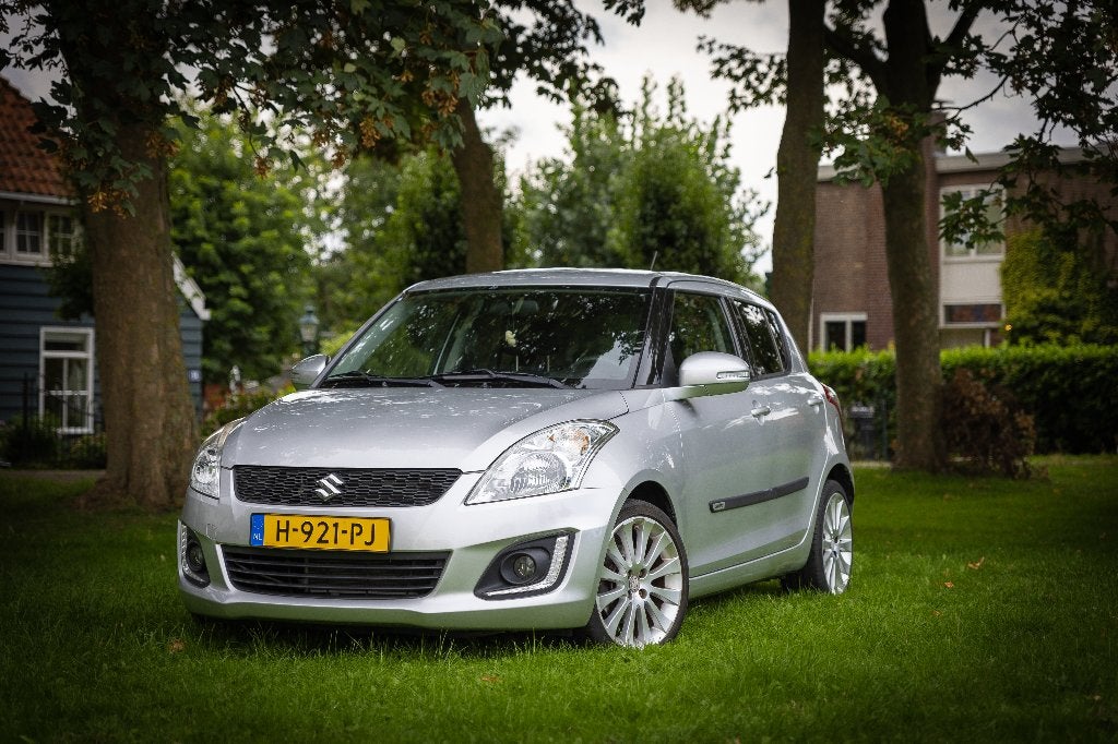 Suzuki Swift 1.2 5-D AUT 2015 Grijs, 40 €/maand, 4 cilinders, 965 kg, Swift