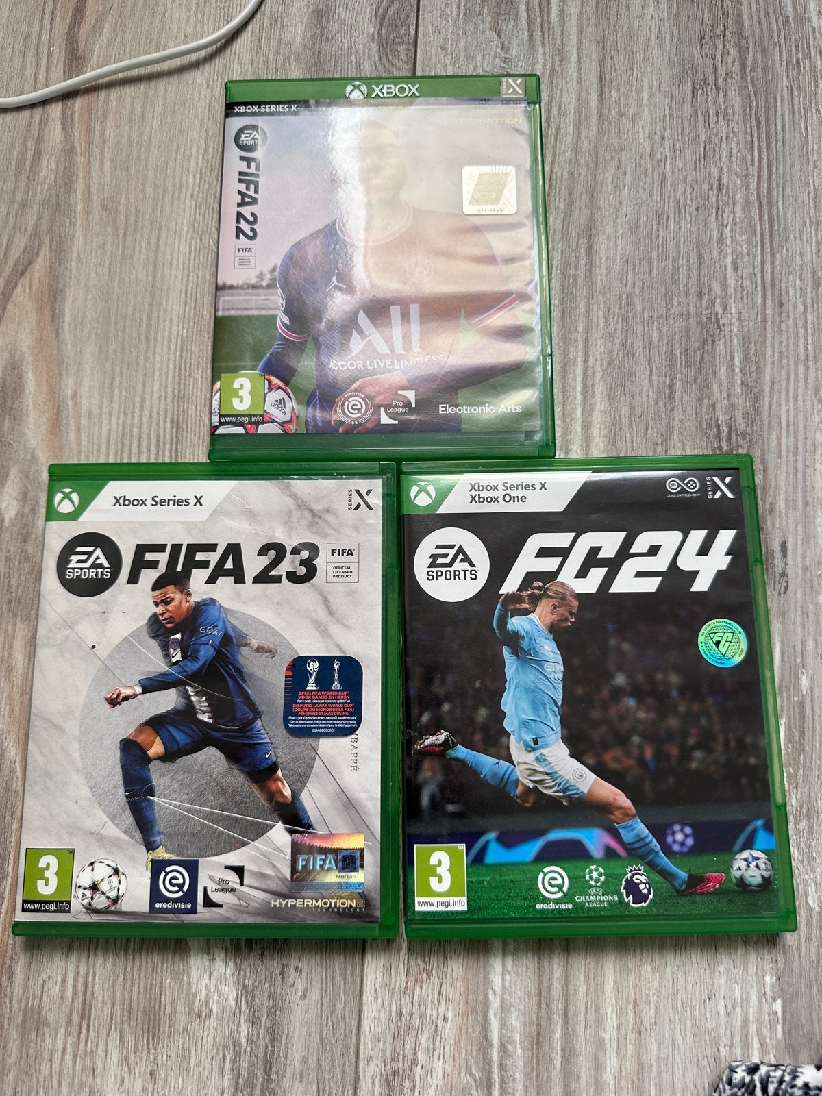 FIFA 22, FIFA 23, FC 24 Xbox Series X/S games, Ophalen of Verzenden, Gebruikt