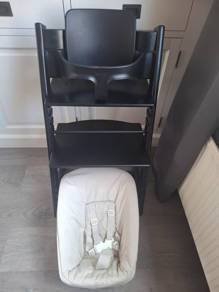 Hele nette zwarte stokke tripp trapp kinderstoel, Ophalen, Gebruikt, Meegroeistoel
