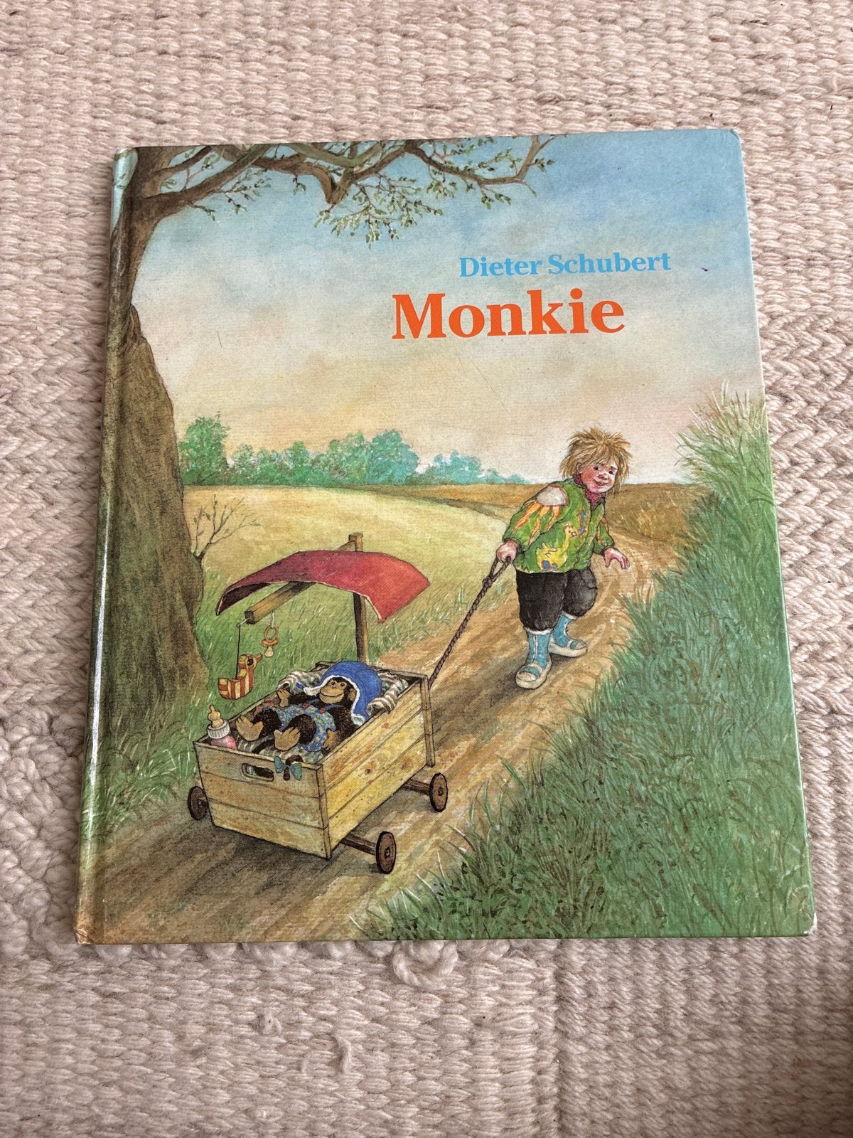 Monkie - Dieter Schubert (kinderboek), Boeken, Ophalen of Verzenden, Gelezen, Fictie algemeen
