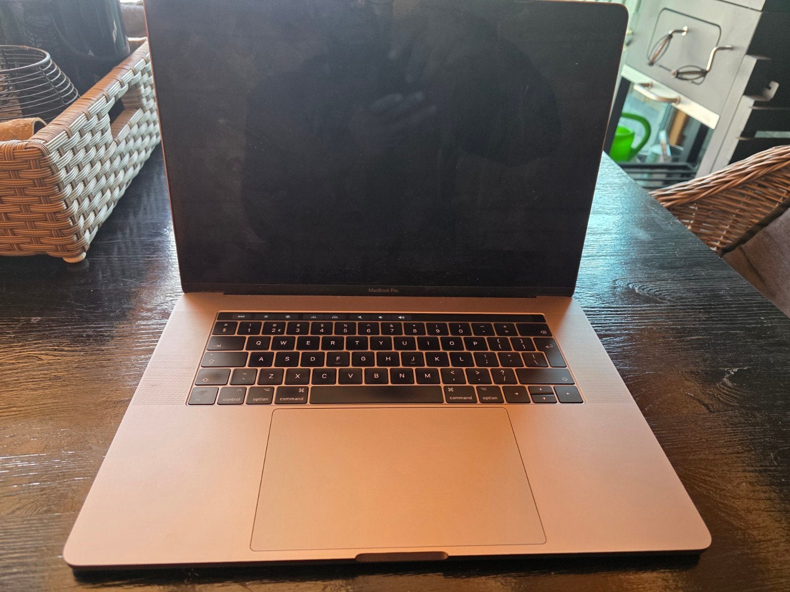 macbook pro A1707 i7 16gb ram 512gb ssd
scherm doet het niet, MacBook Pro, 2 tot 3 Ghz, 15 inch, 512 GB