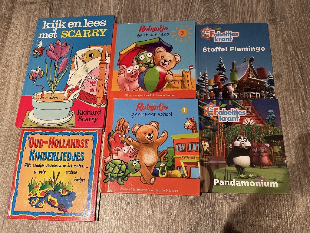 Diverse boekjes Fabeltjeskrant Robijntje, Boeken, Ophalen of Verzenden, Zo goed als nieuw