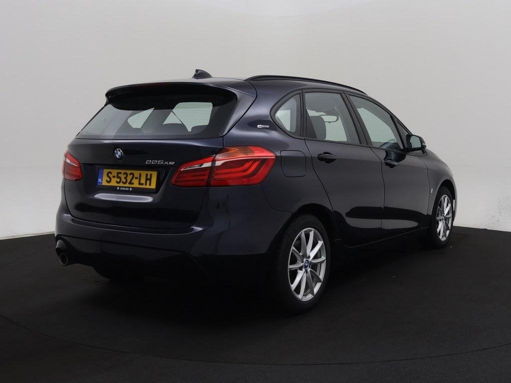 BMW 2-serie Active Tourer 225xe Aut. 4x4 High Executive Plug, Auto's, BMW, Automaat, 8 kWh, Gebruikt, Euro 6