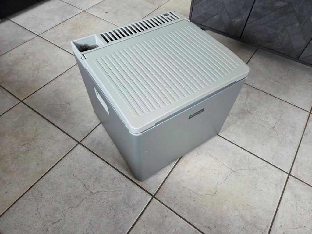 Dometic koelbox 41L, Caravans en Kamperen, Koelboxen, Ophalen of Verzenden, Zo goed als nieuw, Elektrisch