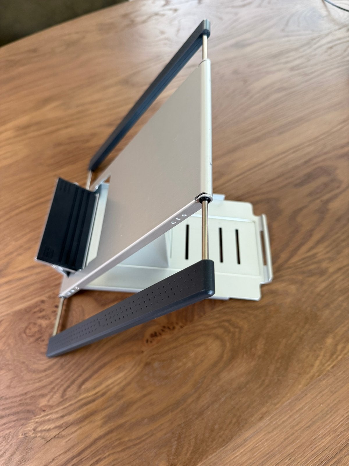 Laptop standaard, Ophalen of Verzenden, Nieuw, In diepte verstelbaar