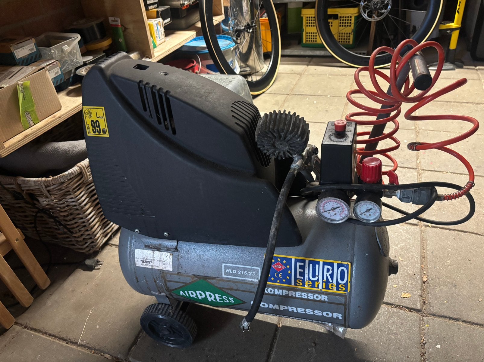 Airpress HLO 215/25 compressor 25L – drukregelaar lek, Minder dan 25 liter, Ophalen, Gebruikt, Olievrij
