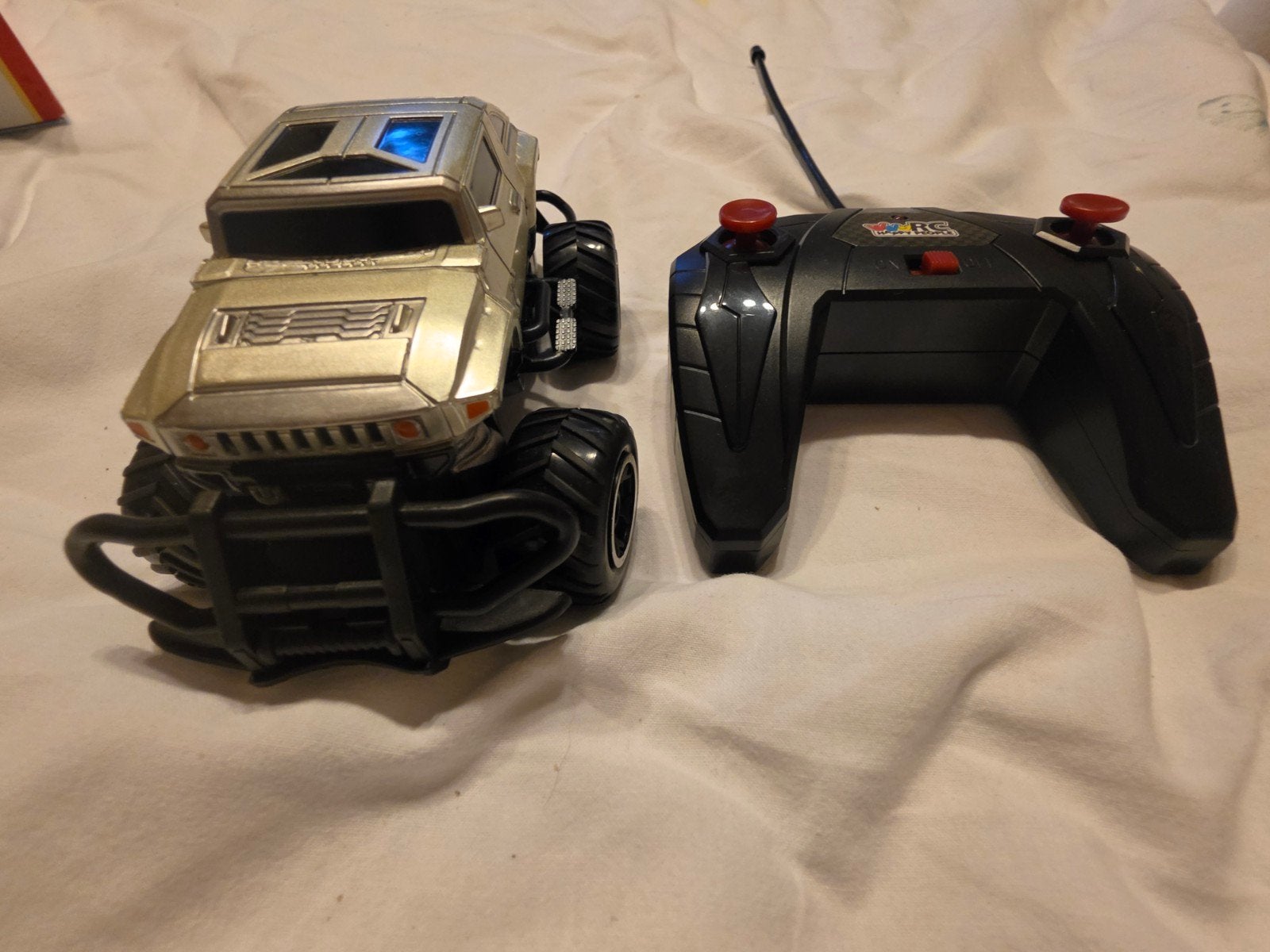 Leuke kleine RC auto, model hoge jeep, zo goed als nieuw, Elektro, Auto offroad, Ophalen of Verzenden, Zo goed als nieuw