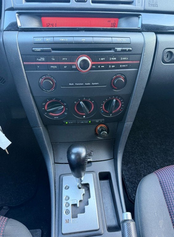 Mazda 3 1.6 TOURING AUTOMAAT AIRCO RIJDT GOED NAP APK, Gebruikt, 4 cilinders, Origineel Nederlands, 550 kg