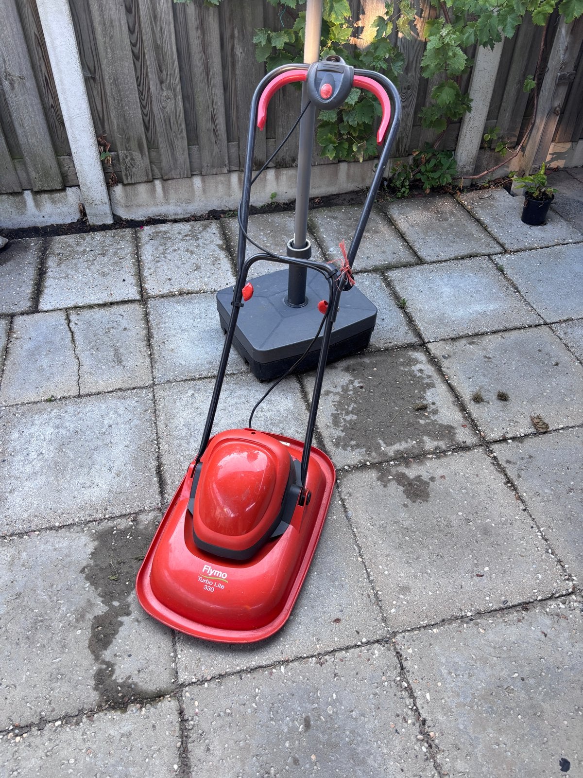 Flymo Turbo Lite 330 Zweefmaaier - Bouwjaar 2017, Tuin en Terras, Grasmaaiers, Ophalen, Gebruikt, Elektrische grasmaaier, 30 t/m 39 cm