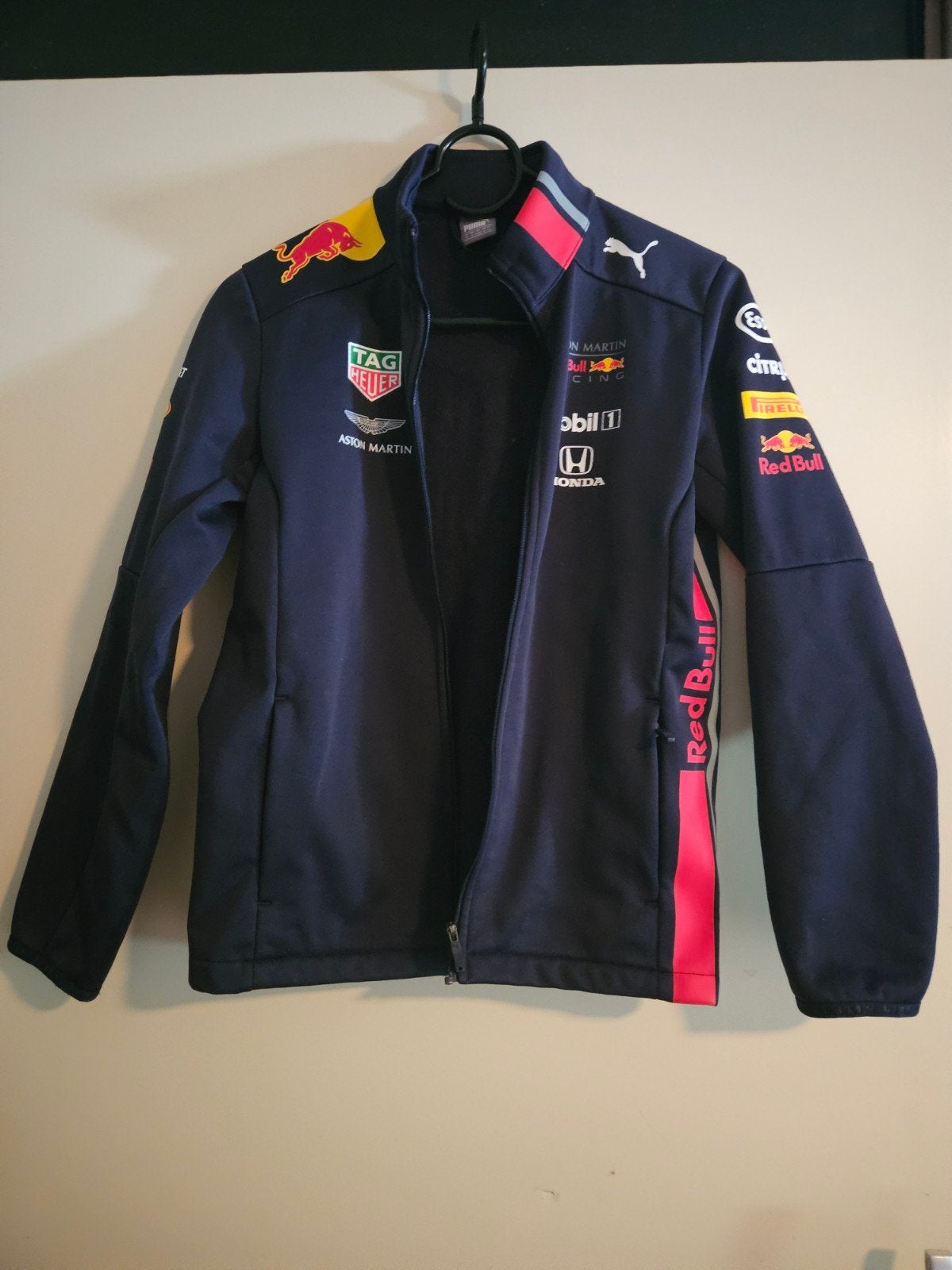 Puma Red Bull Racing Softshell Jas Maat 152, Ophalen of Verzenden, Zo goed als nieuw, Jongen of Meisje, Jas