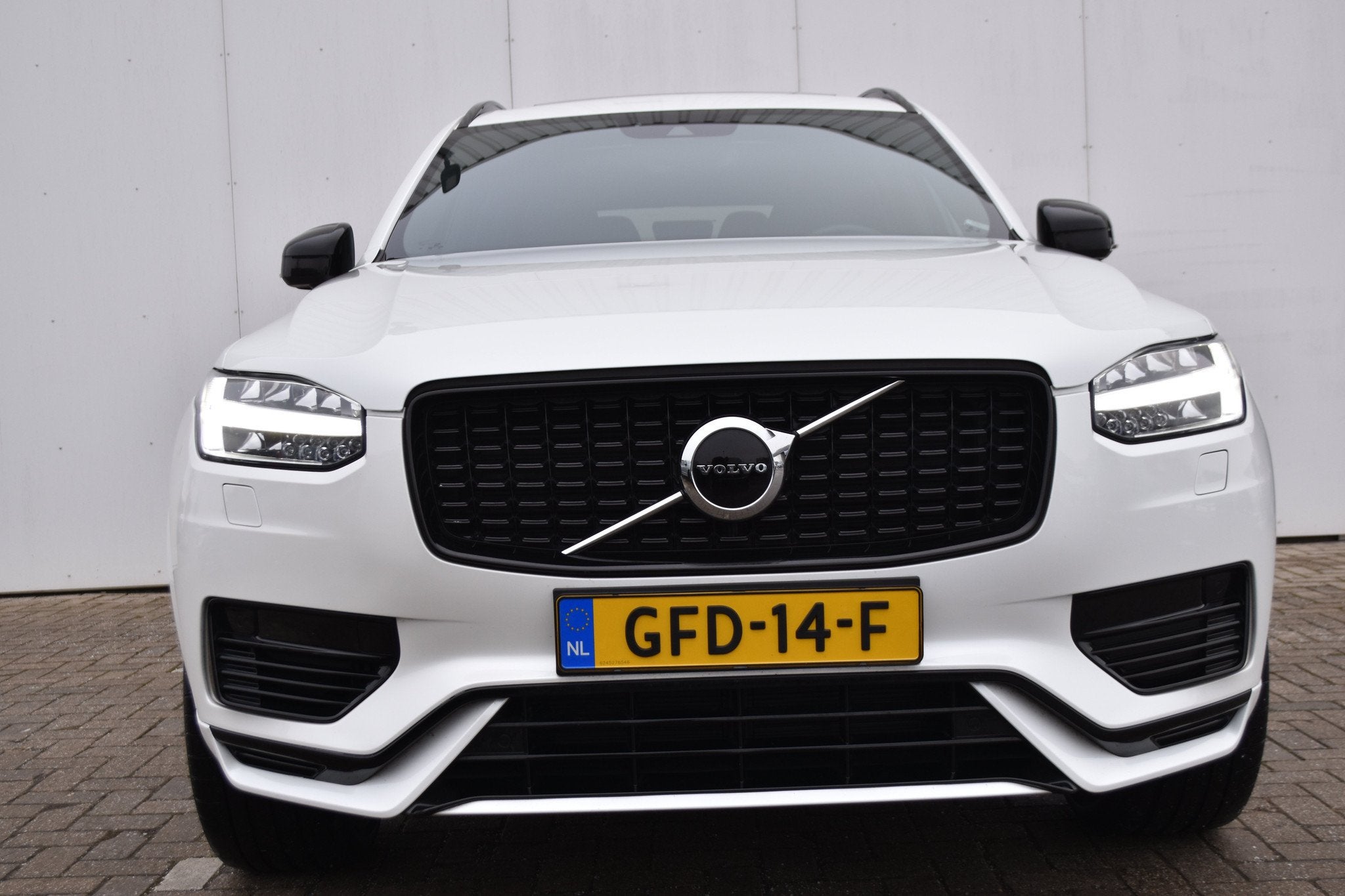 Volvo XC90 2.0 T8 Recharge AWD R-Design, 12 maanden, Gebruikt, 7 stoelen, Wit