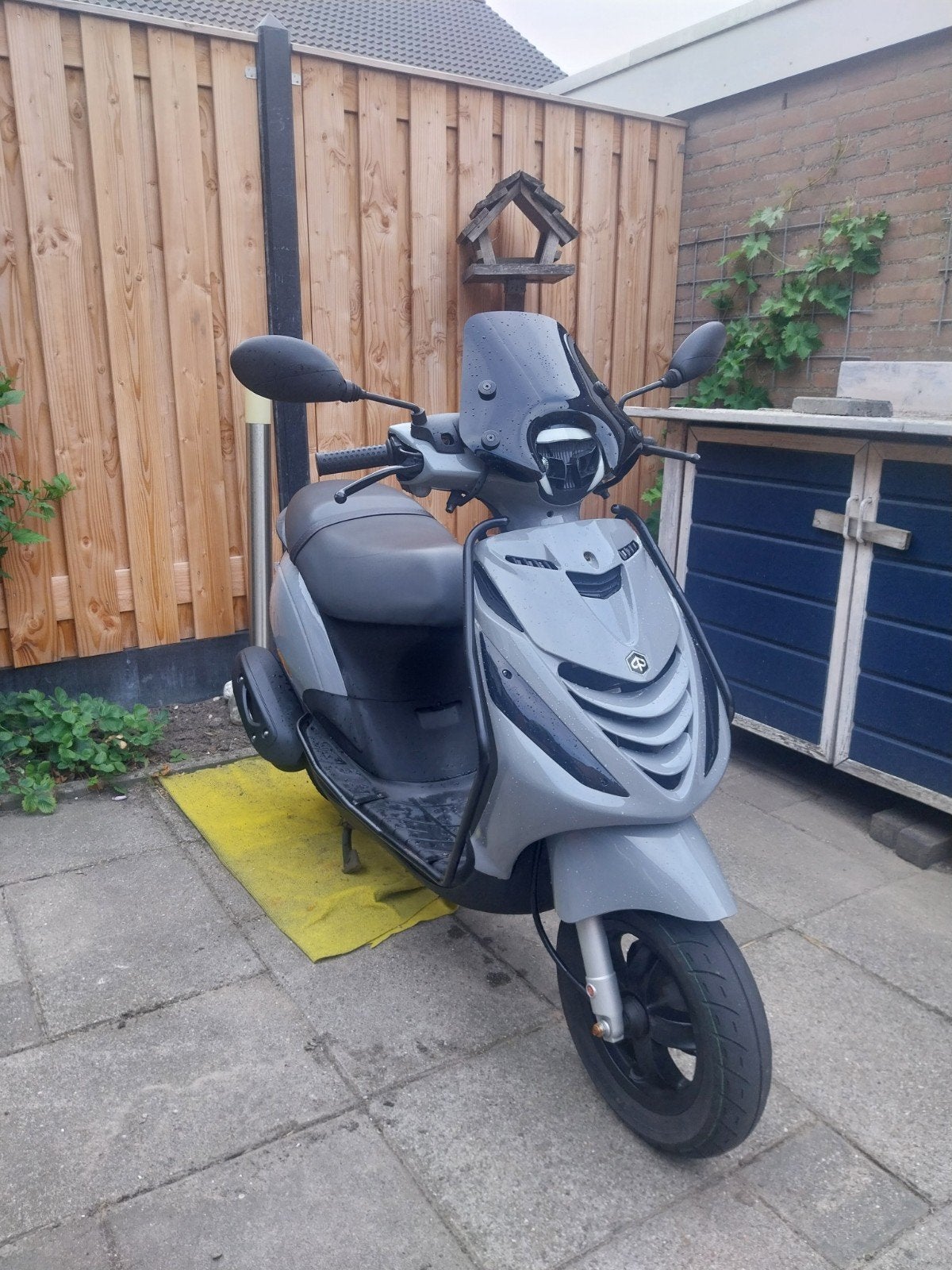 Piaggio zip 2021 4 takt, Fietsen en Brommers, Ophalen, Maximaal 45 km/u, Zip, Zo goed als nieuw