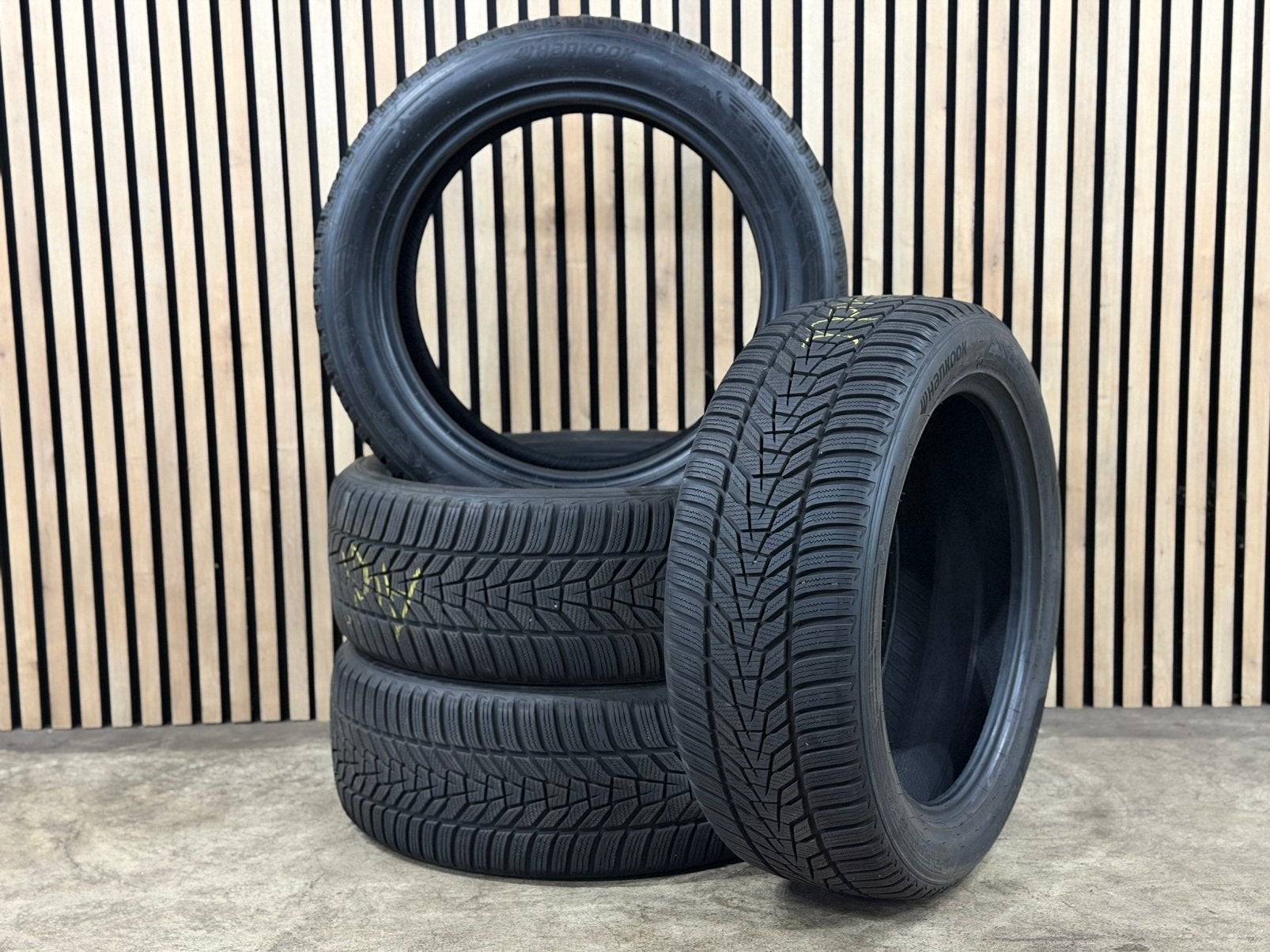 ️4x Hankook Winterbanden 235/50 R19 7,3mm Incl. Montage €400, Winterbanden, 235 mm, Band(en), Ophalen