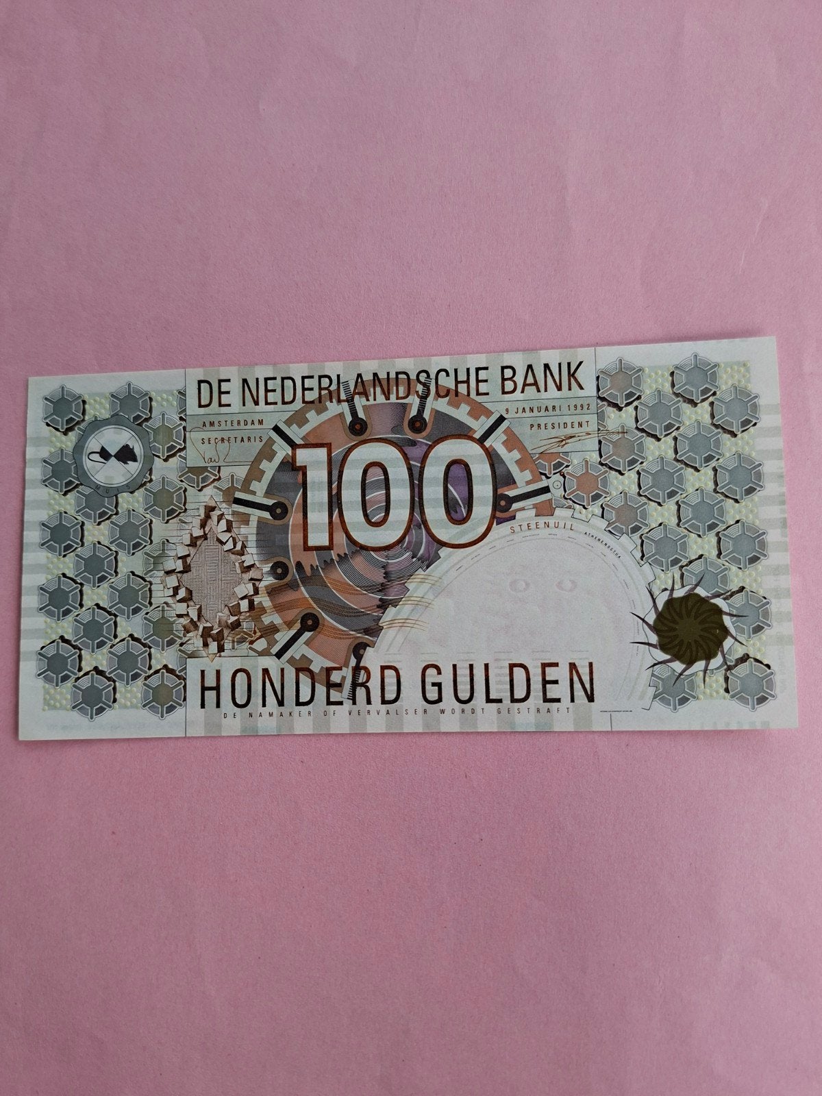 100 gulden Steenuil uit 1992 in UNC
Serie nummer 1120694022, Postzegels en Munten, Bankbiljetten | Nederland, Ophalen of Verzenden