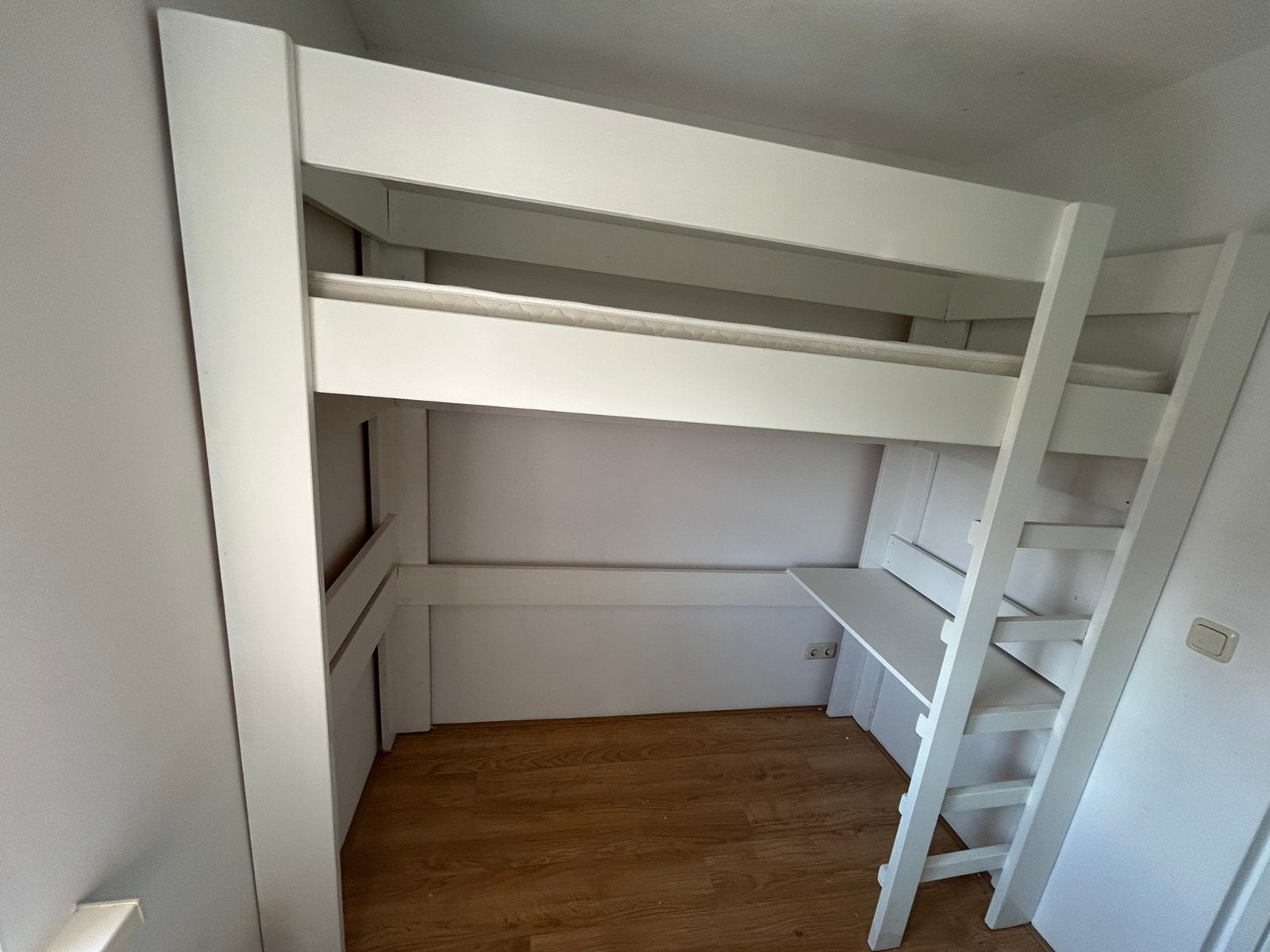 witte hoogslaper met bureau, Ophalen, Eenpersoons, Zo goed als nieuw, 200 cm