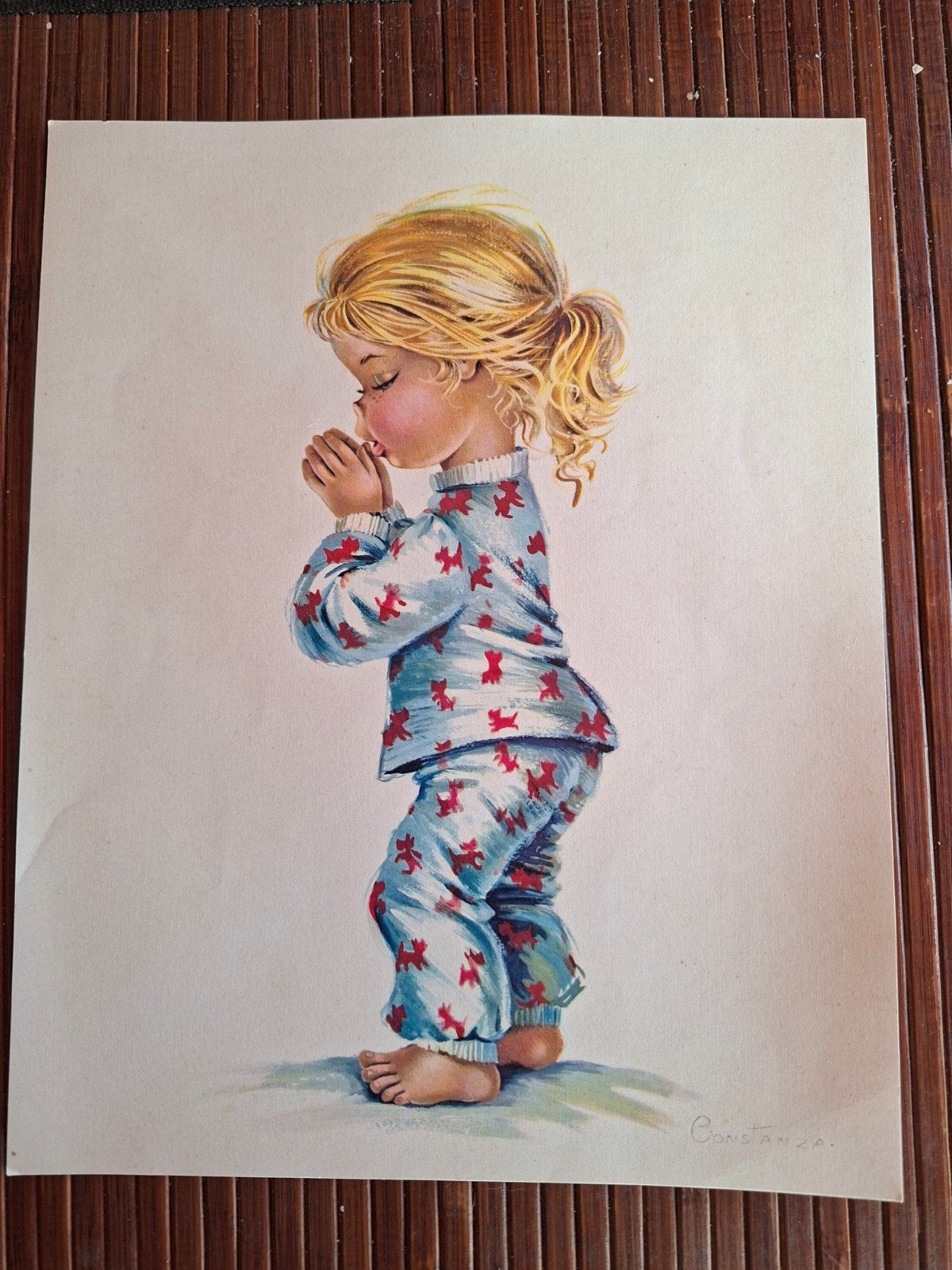 Vintage print van biddend meisje, gesigneerd Constanza, Ophalen of Verzenden, Print, Print/reproductie, Gesigneerd
