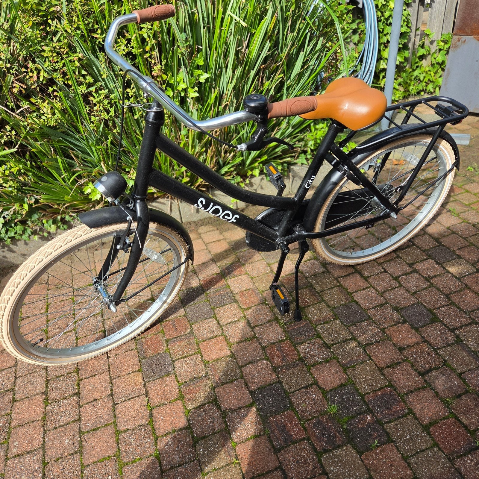 Zwarte damesfiets met bruin zadel en bagagedrager 24 inch, Fietsen en Brommers, Terugtraprem, Gebruikt, 50 tot 53 cm, Ophalen