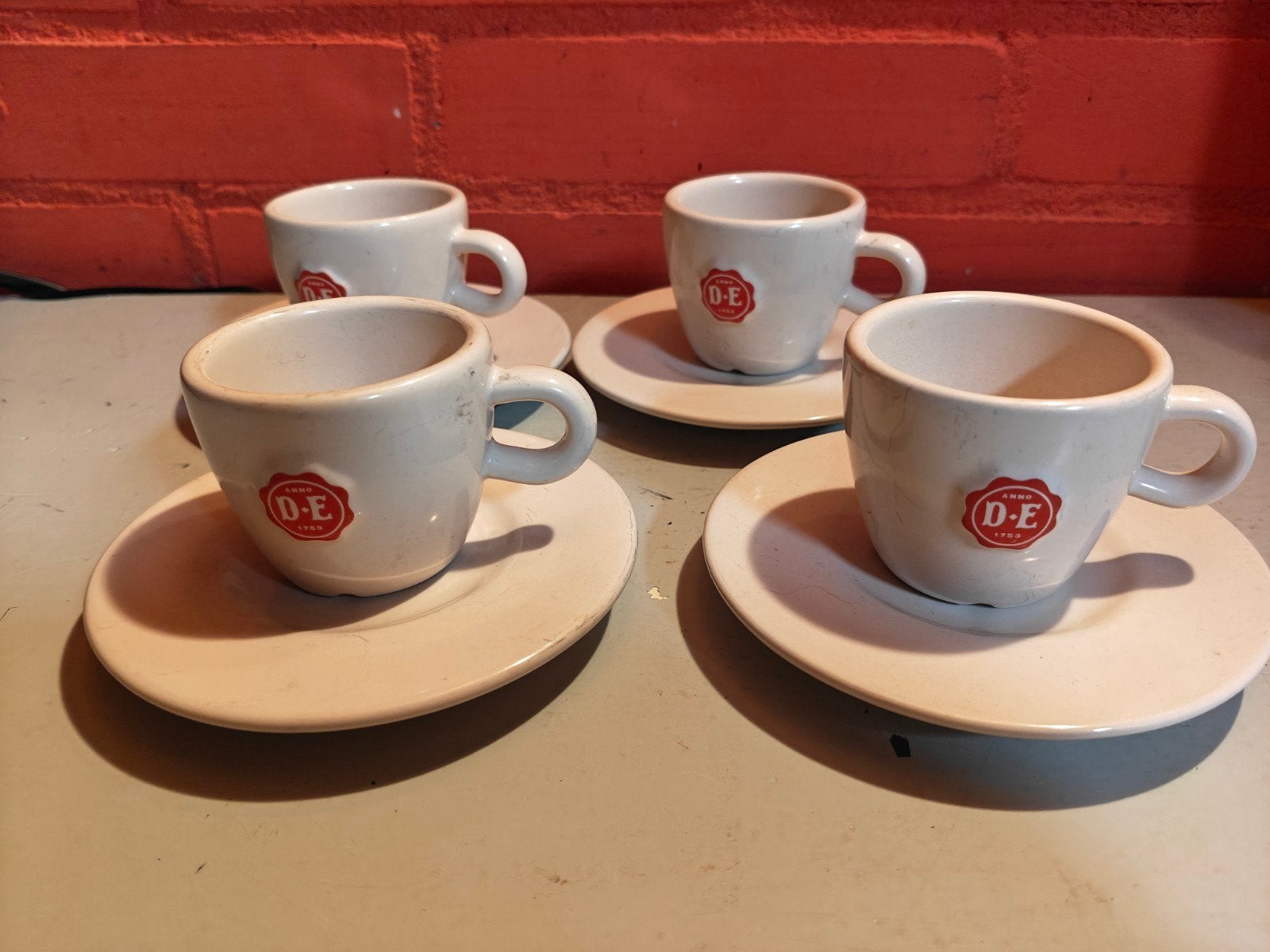 Douwe Egberts espresso kopjes met schotels (4 stuks), Gebruikt, Overige merken, Keramiek, Vintage