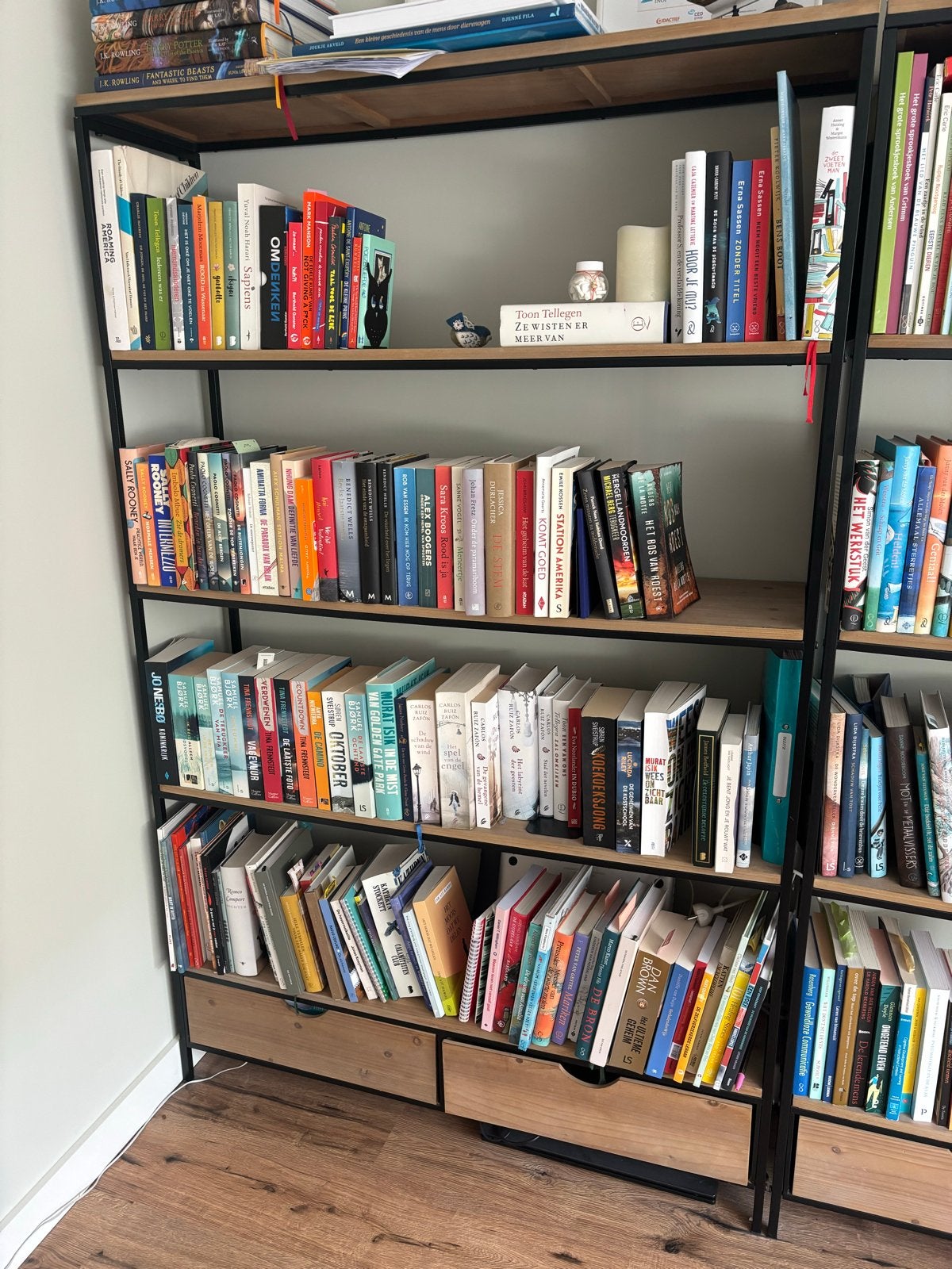 Twee boekenkasten met lades - Staal en Hout, Huis en Inrichting, Ophalen, Gebruikt, 100 tot 150 cm, Metaal