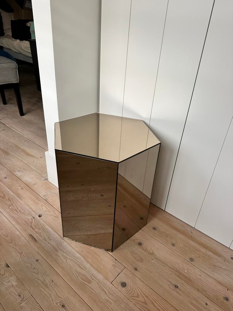 Hexagon bijzettafel van (rook)glas, Huis en Inrichting, Tafels | Bijzettafels, Minder dan 55 cm, Rond, Ophalen, 45 tot 60 cm