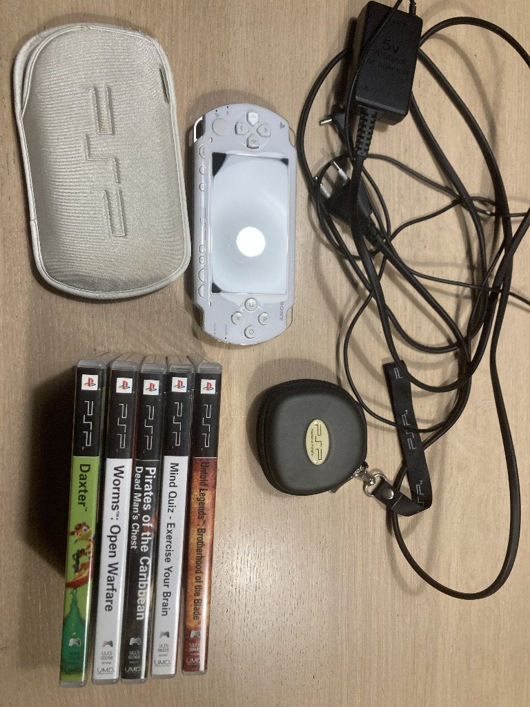 Sony Playstation Portable (PSP) met spellen, Ophalen, Gebruikt, 1 speler, Vanaf 3 jaar