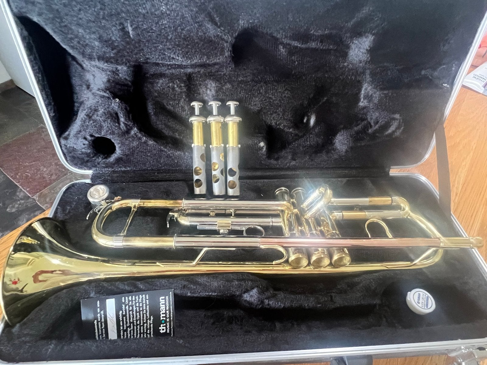 Sartone trompet c met koffer -, Muziek en Instrumenten, Blaasinstrumenten | Trompetten, Ophalen of Verzenden, Gebruikt, Bes-trompet