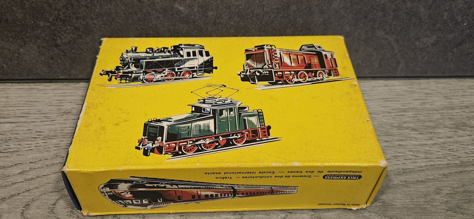 Trix express 2410, Ophalen of Verzenden, Zo goed als nieuw, Locomotief, Trix