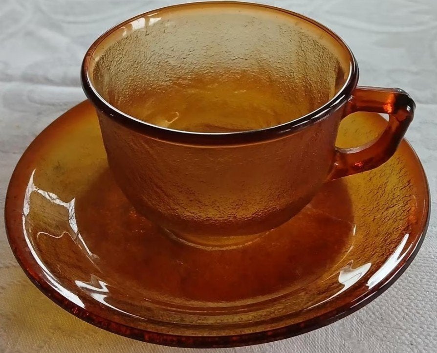 vintage kop en schotel Arcoroc Sierre, Huis en Inrichting, Keuken | Servies, Ophalen of Verzenden, Overige stijlen, Kop(pen) en/of Schotel(s)