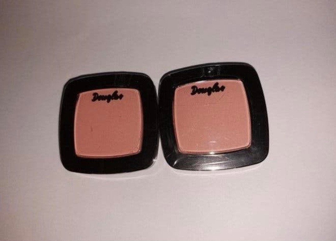 2 Nieuwe Douglas blush (advr 176), Wangen, Nieuw, Ophalen of Verzenden, Make-up